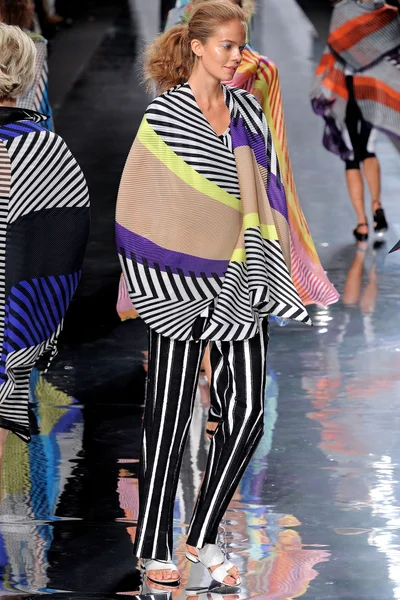 Look 48